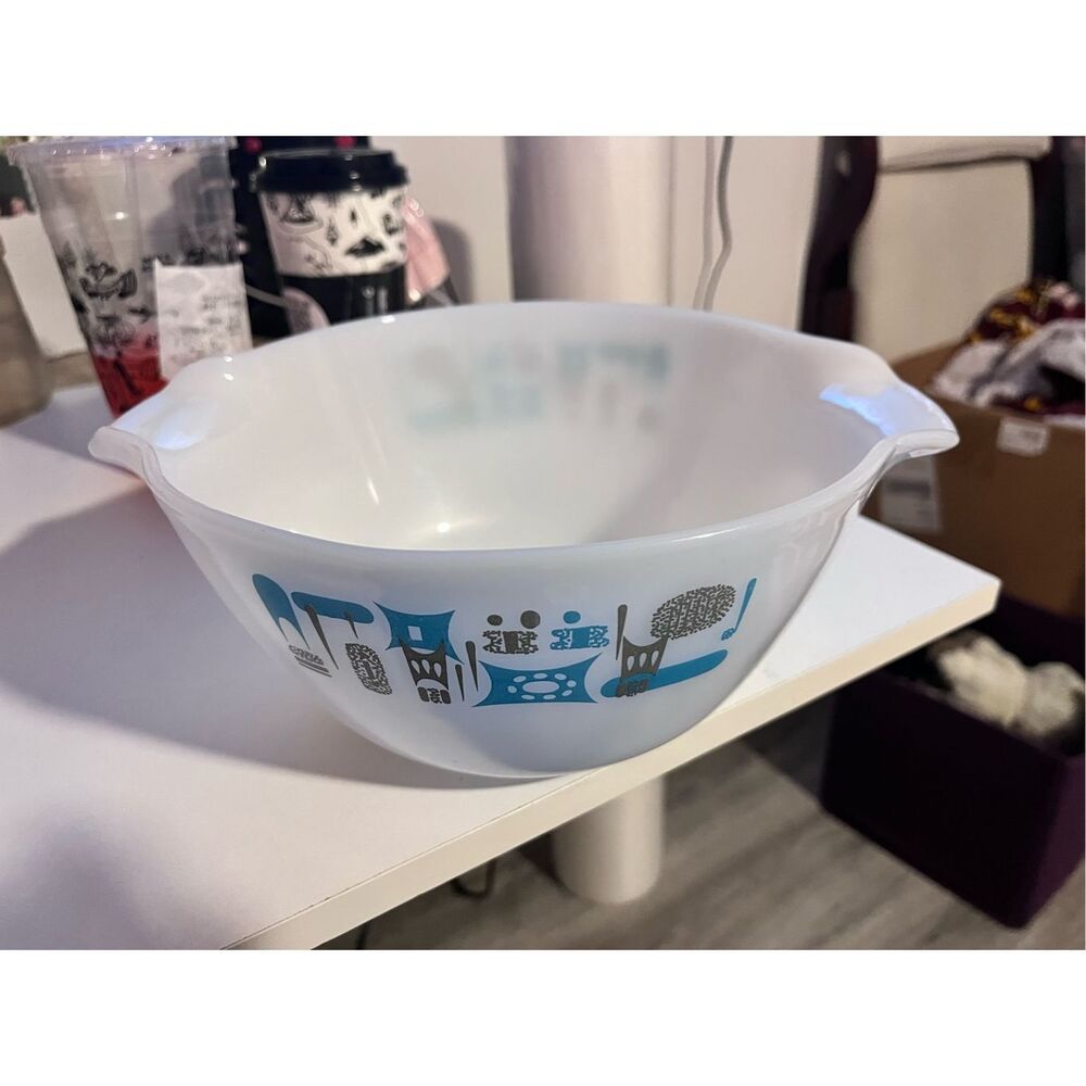 Vintage MCM Fire King Atomic Blue  Heaven 10 inch bowl flawless - Picture 3 of 16
